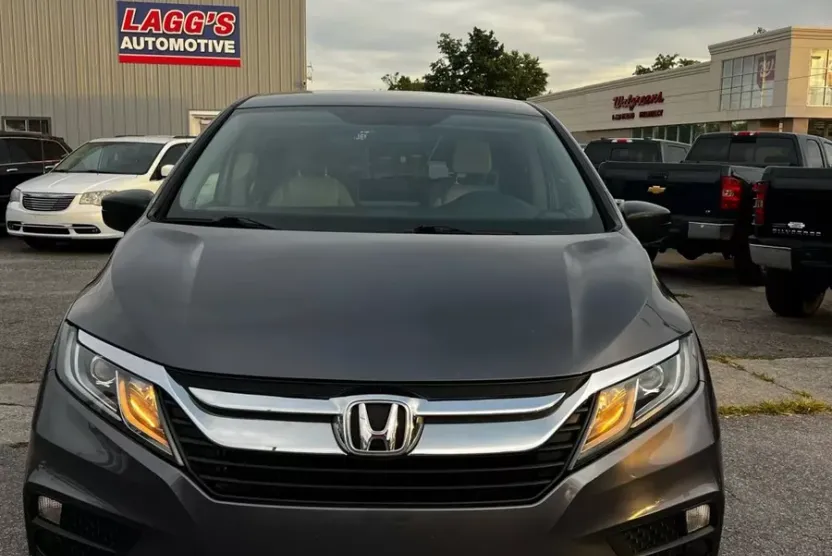 2019 Honda Odyssey LX photo 1