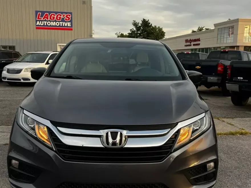 2019 Honda Odyssey LX photo 1