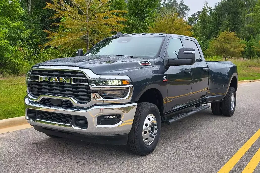 2025 Ram 3500 Tradesman photo 1