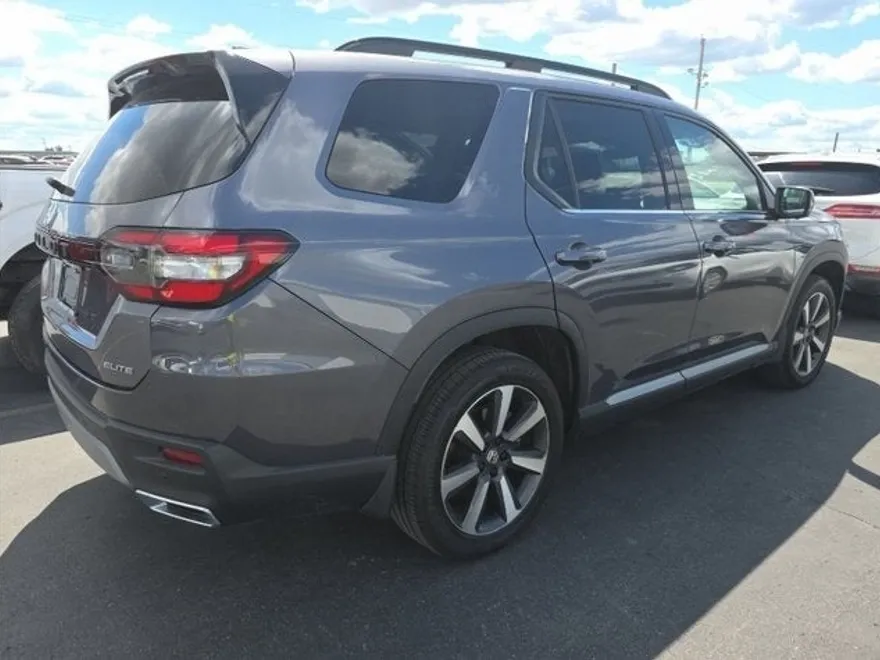 2023 Honda Pilot Elite photo 1