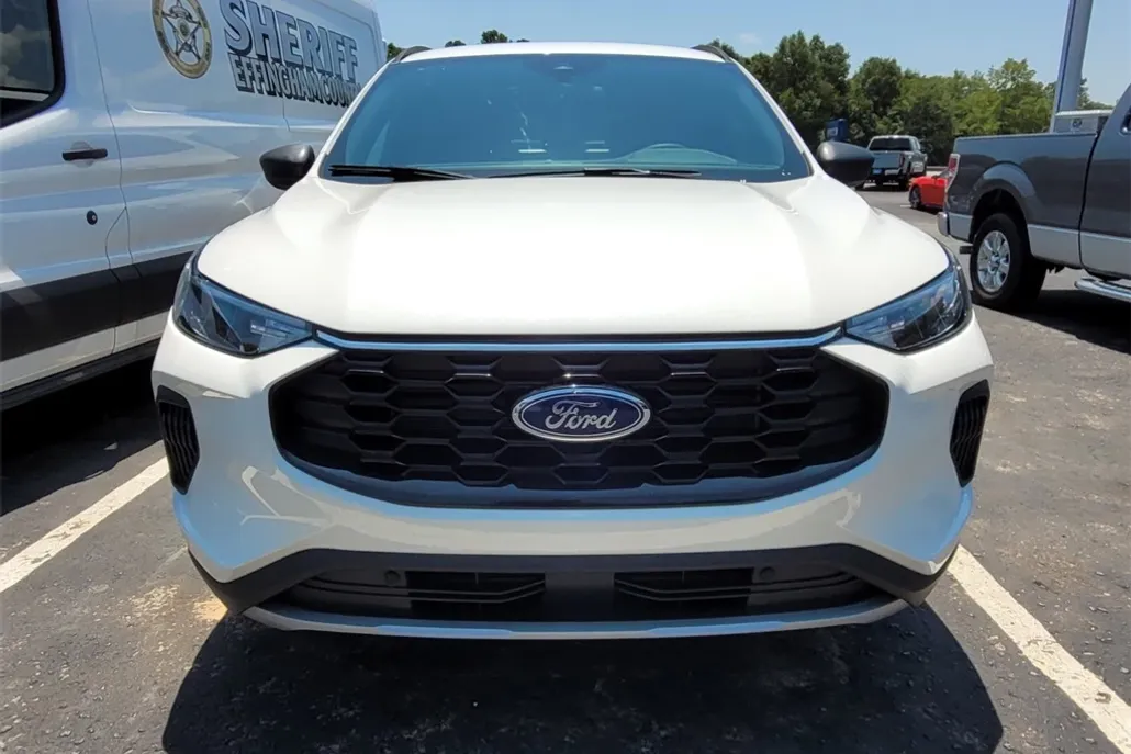 2025 Ford Escape ST-Line photo 1