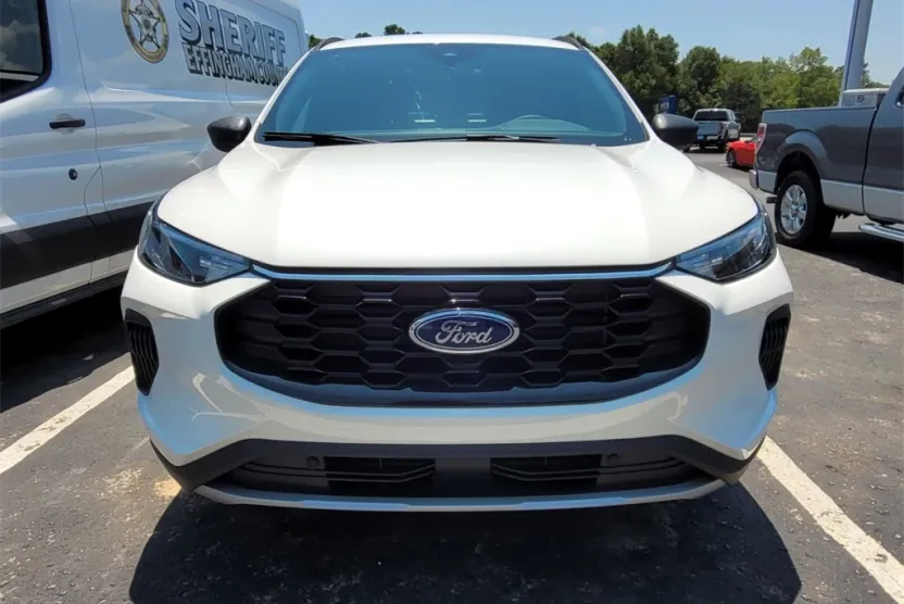 2025 Ford Escape ST-Line photo 1