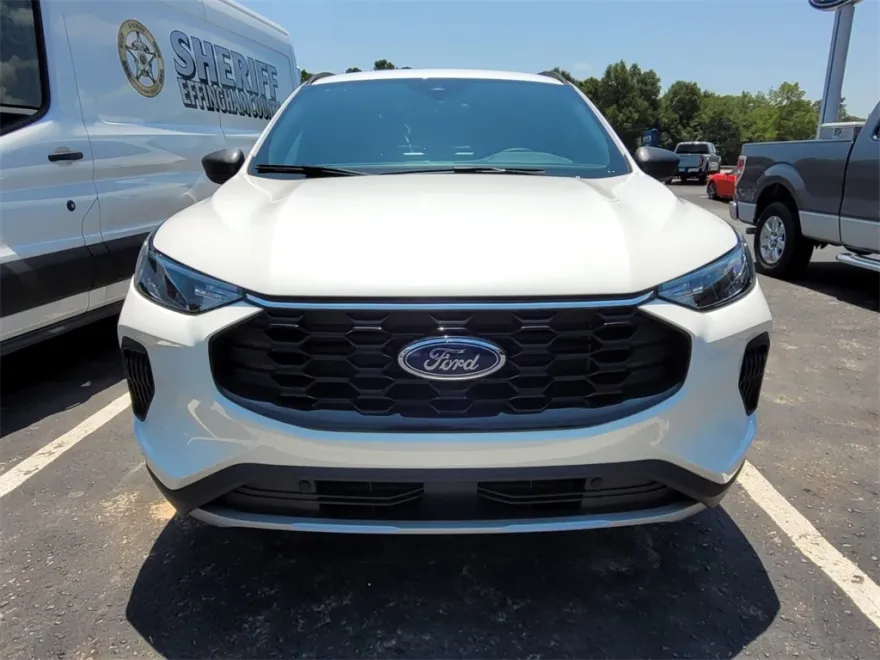 2025 Ford Escape ST-Line photo 1