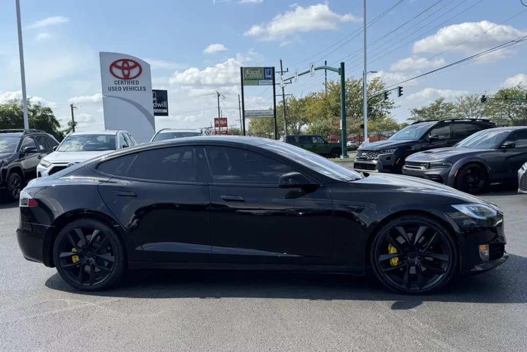 2019 Tesla Model S photo 1
