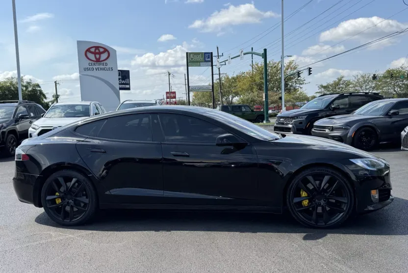 2019 Tesla Model S photo 1