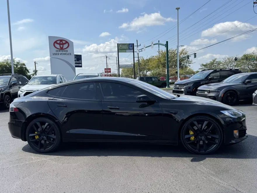 2019 Tesla Model S photo 1