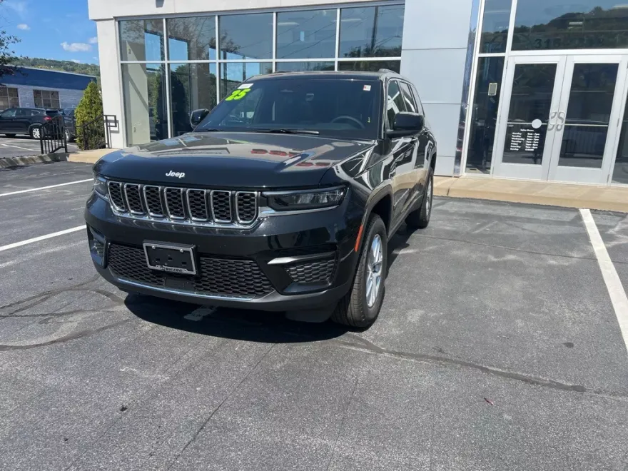 2025 Jeep Grand Cherokee Laredo X photo 1