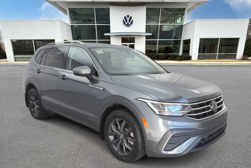 2022 Volkswagen Tiguan SE photo 1
