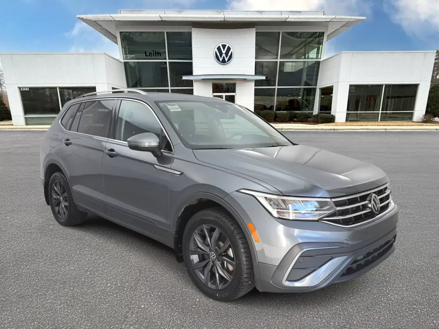 2022 Volkswagen Tiguan SE photo 1