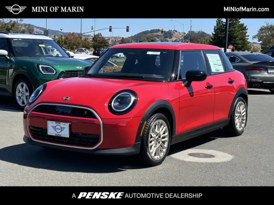 2025 Mini Cooper 4 Door Hardtop Signature photo 1
