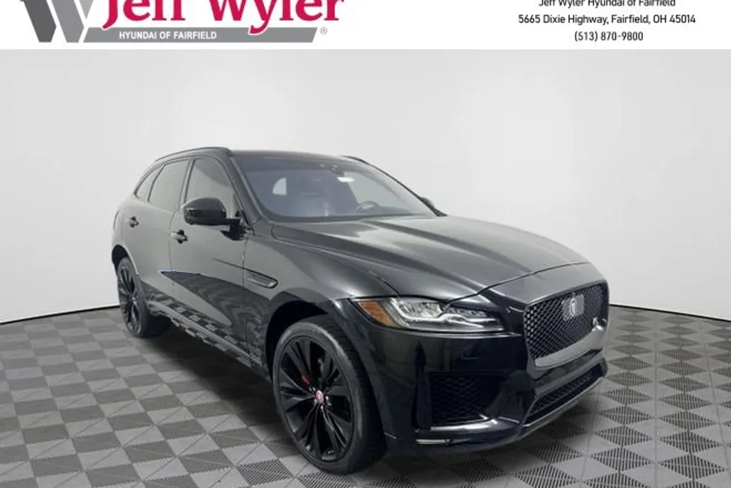 2017 Jaguar F-PACE S photo 1