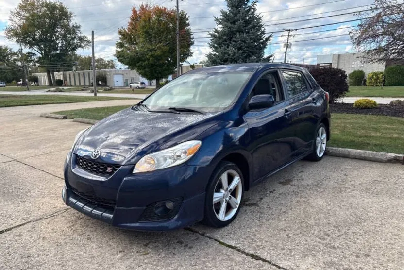2010 Toyota Corolla Matrix L 4WD photo 1