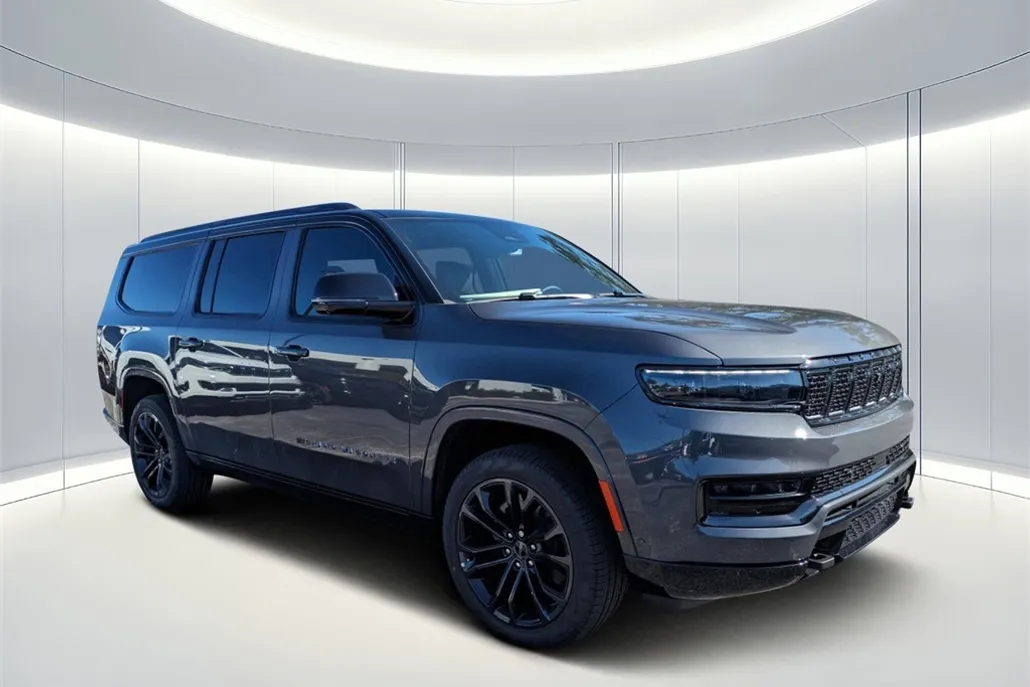 2024 Jeep Grand Wagoneer II photo 1