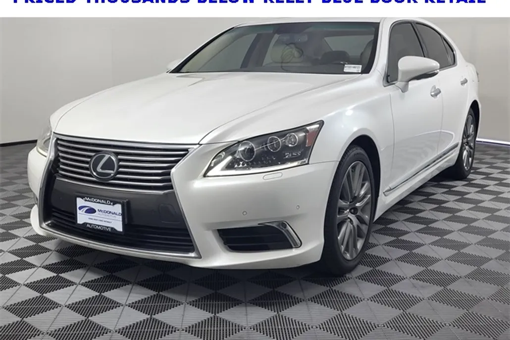 2016 Lexus LS 460 photo 1