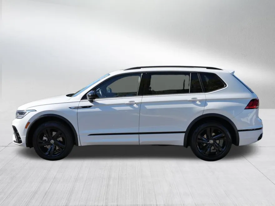 2024 Volkswagen Tiguan SE R-Line Black photo 1