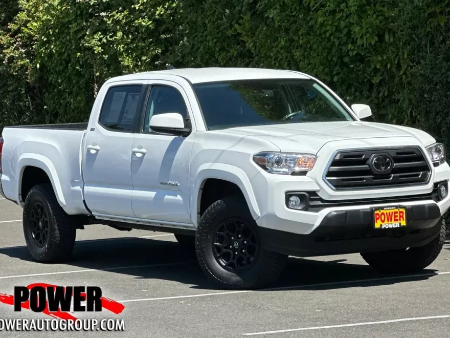 2019 Toyota Tacoma SR5 V6 photo 1