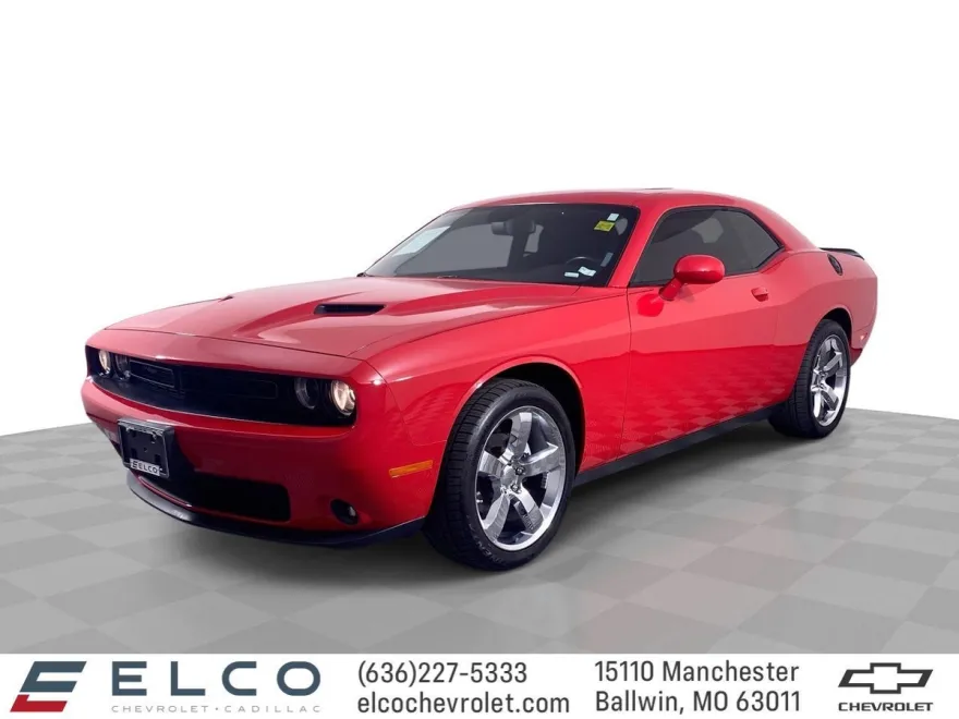 2022 Dodge Challenger SXT photo 1