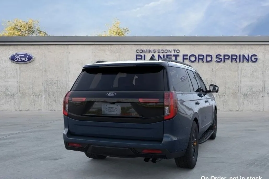 2025 Ford Expedition photo 1