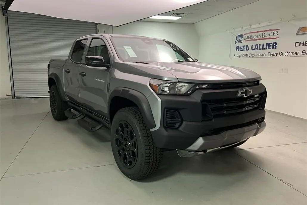 2026 Chevrolet Colorado Trail Boss photo 1
