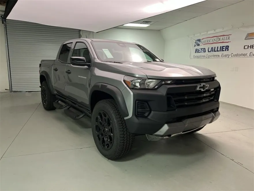 2026 Chevrolet Colorado Trail Boss photo 1