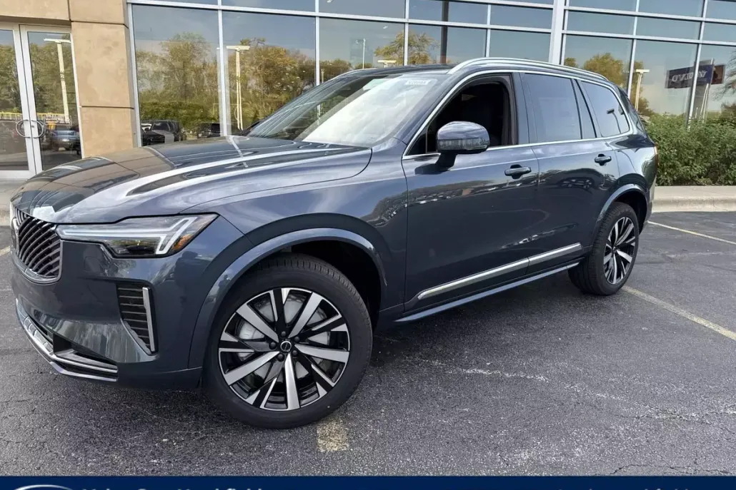 2026 Volvo XC90 B5 Core photo 1