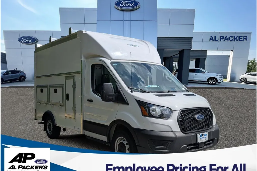 2025 Ford Transit Cutaway photo 1
