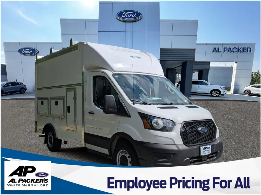 2025 Ford Transit Cutaway photo 1