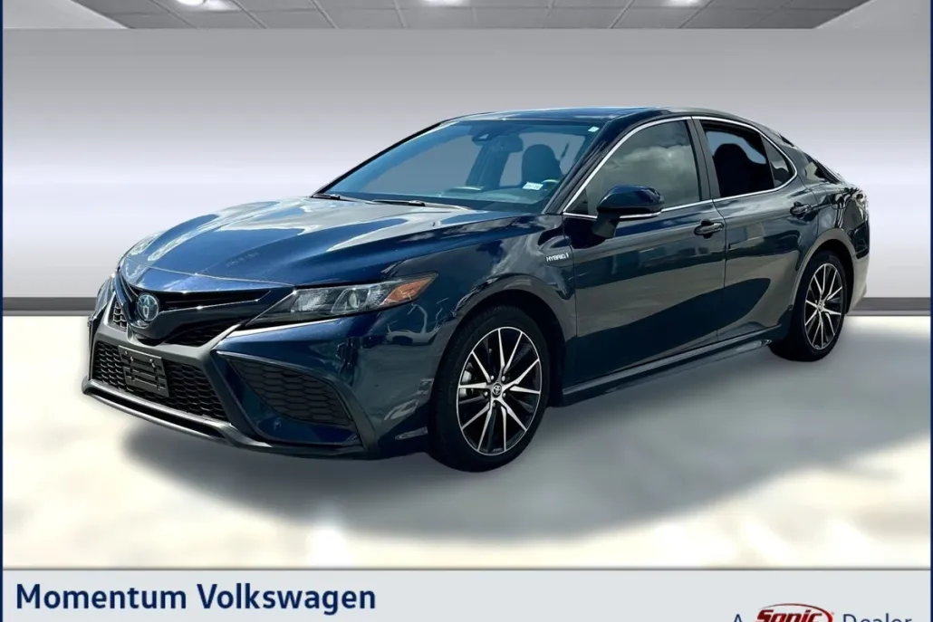 2021 Toyota Camry Hybrid SE photo 1