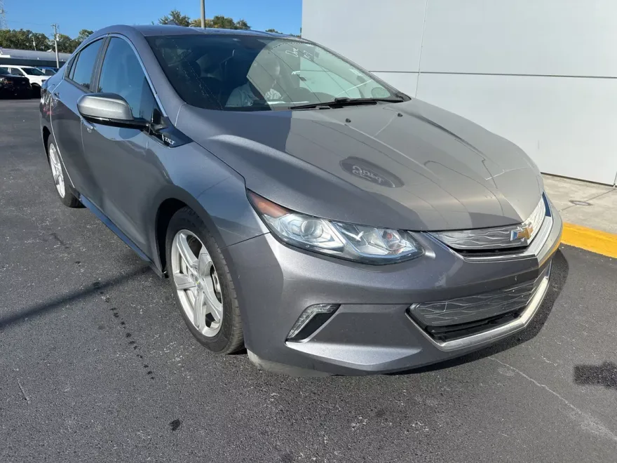 2018 Chevrolet Volt LT photo 1