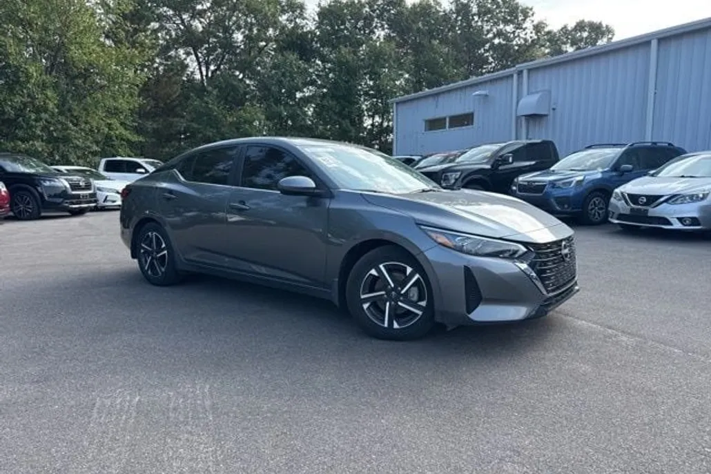 2024 Nissan Sentra SV photo 1