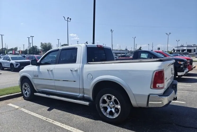 2015 Ram 1500 Laramie photo 1