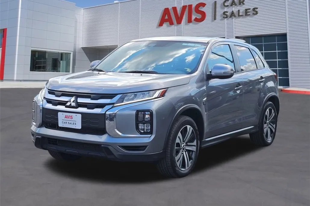 2024 Mitsubishi Outlander Sport SE photo 1