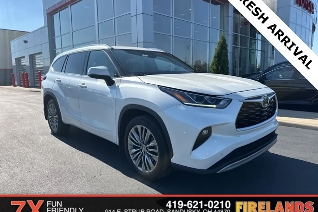 2021 Toyota Highlander Platinum photo 1