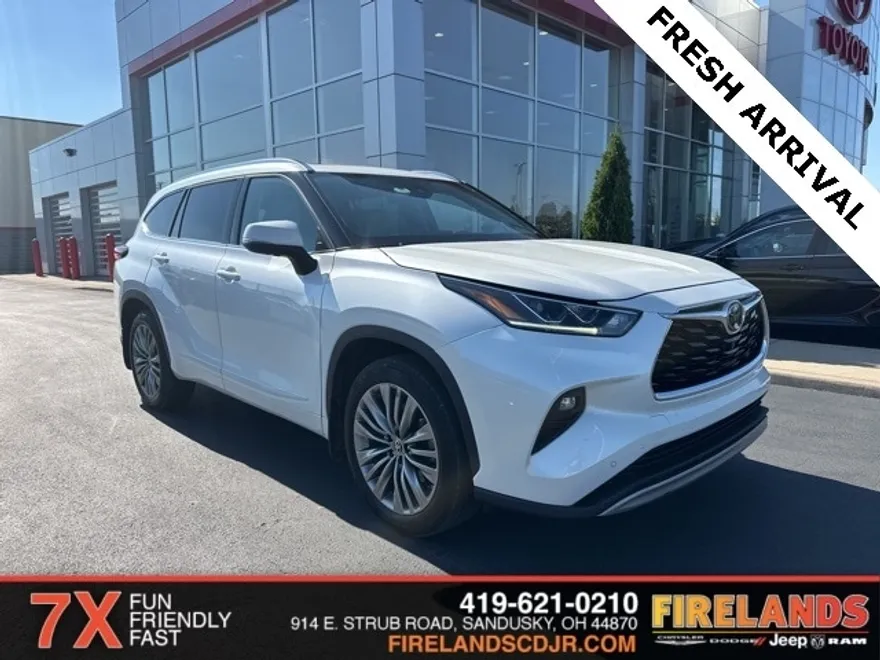 2021 Toyota Highlander Platinum photo 1
