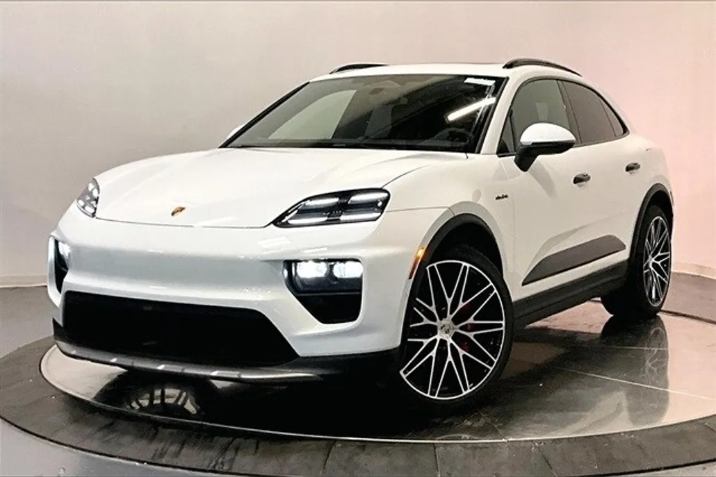 2025 Porsche Macan Electric photo 1