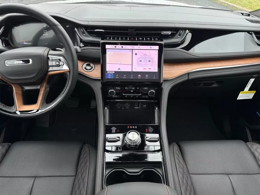 2025 Jeep Grand Cherokee L Summit photo 17