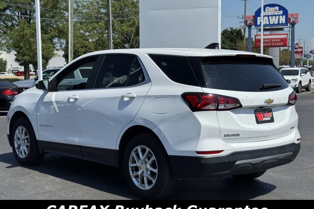 2023 Chevrolet Equinox LT photo 1