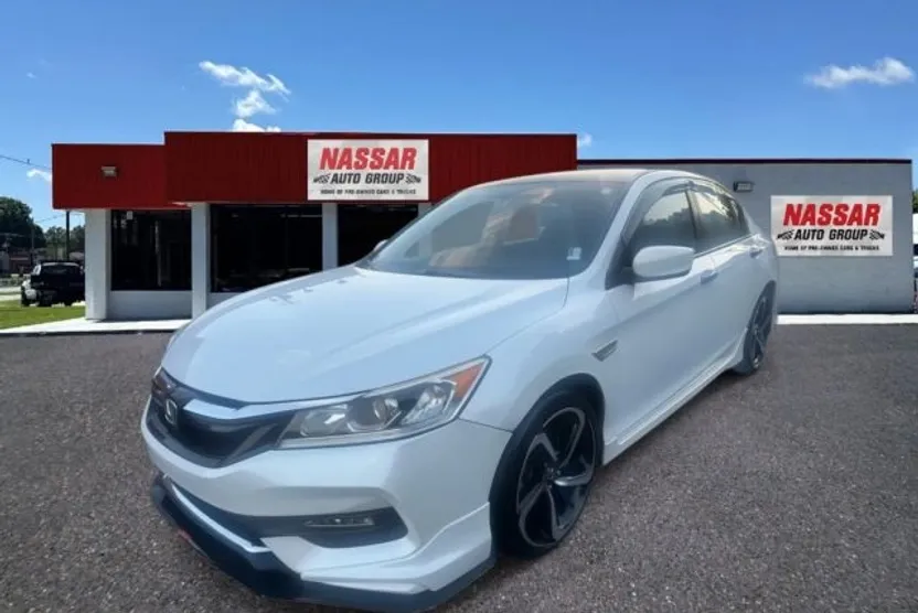 2017 Honda Accord Sport photo 1