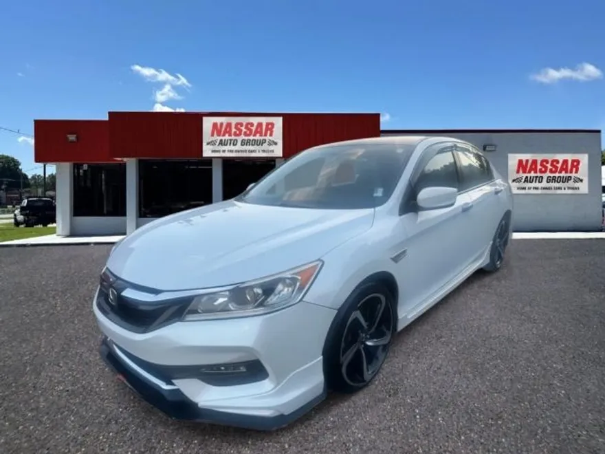 2017 Honda Accord Sport photo 1