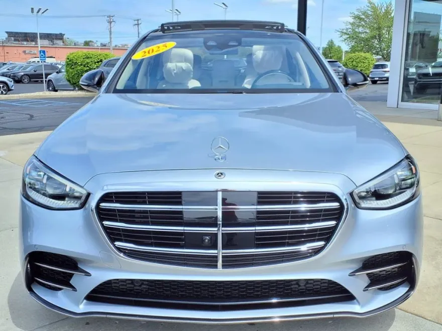 2025 Mercedes Benz S 450 580 4MATIC photo 2