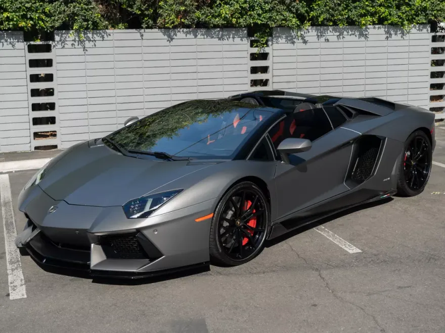 2015 Lamborghini Aventador LP 700-4 Roadster photo 1