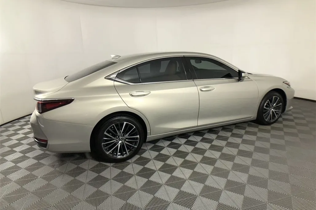 2024 Lexus ES 250 Premium photo 1