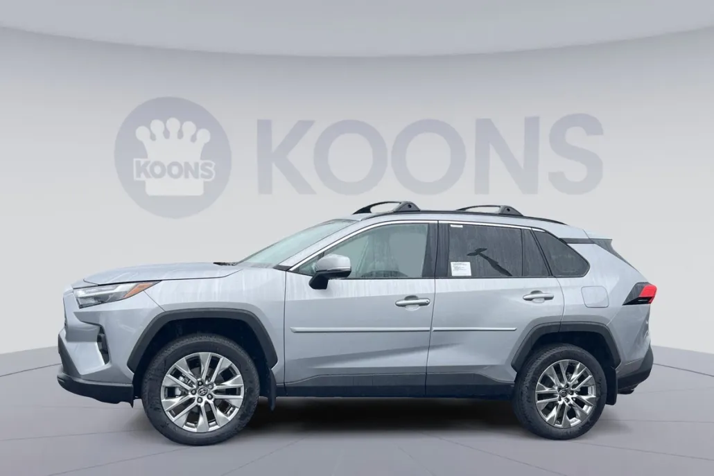 2025 Toyota RAV4 XLE Premium photo 1