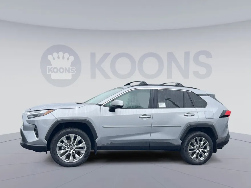 2025 Toyota RAV4 XLE Premium photo 1