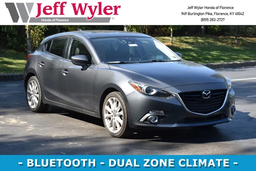 2015 Mazda Mazda3 s Grand Touring Hatchback photo 1