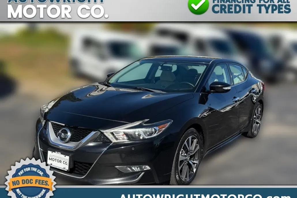 2017 Nissan Maxima SV photo 1
