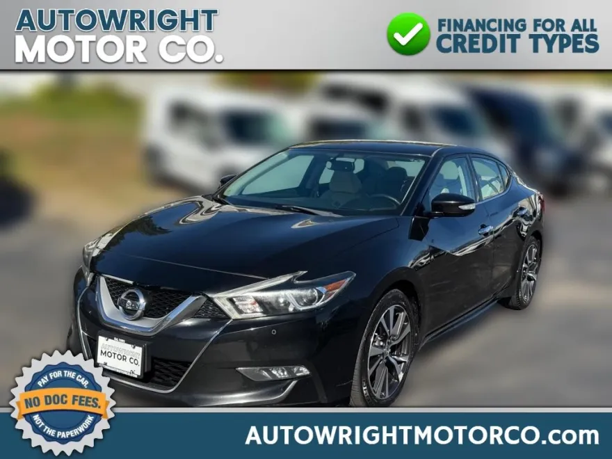 2017 Nissan Maxima SV photo 1