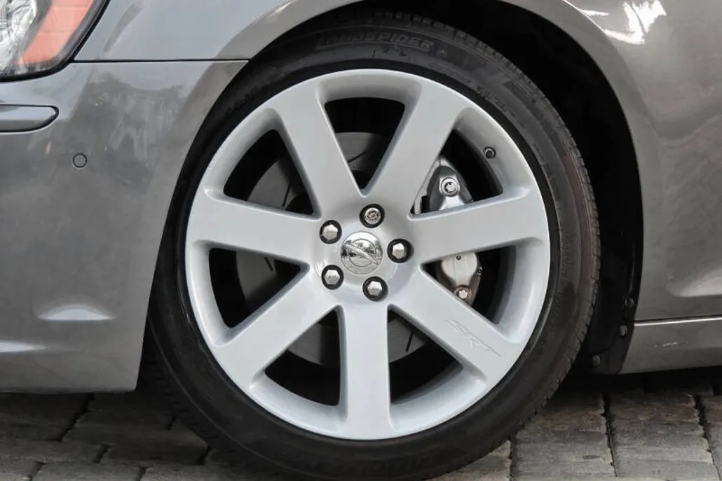 2012 Chrysler 300 SRT8 photo 1