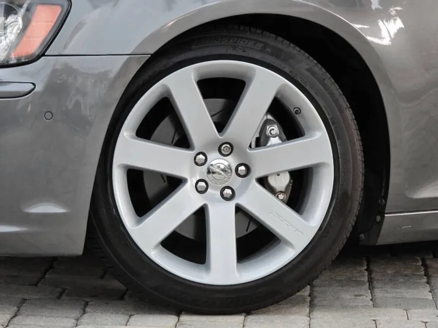 2012 Chrysler 300 SRT8 photo 1