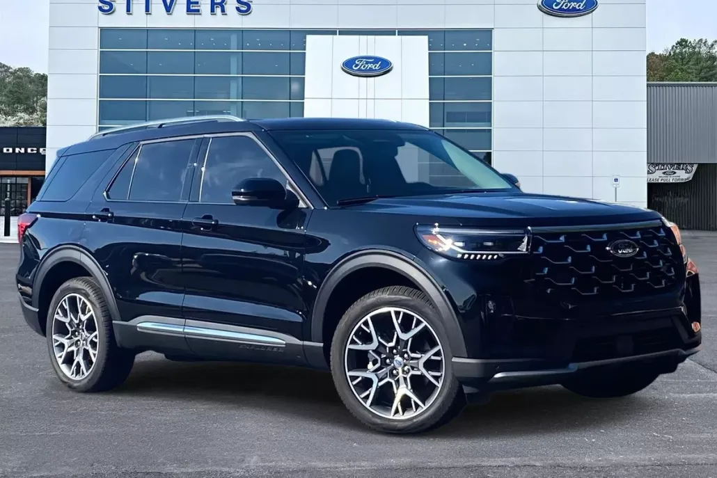 2025 Ford Explorer Platinum photo 1